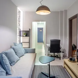 https://socrates-frosos-lovely-house-agias-sofias.hotels-of-thessaloniki.com